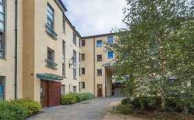 Old Tolbooth Wynd - 388